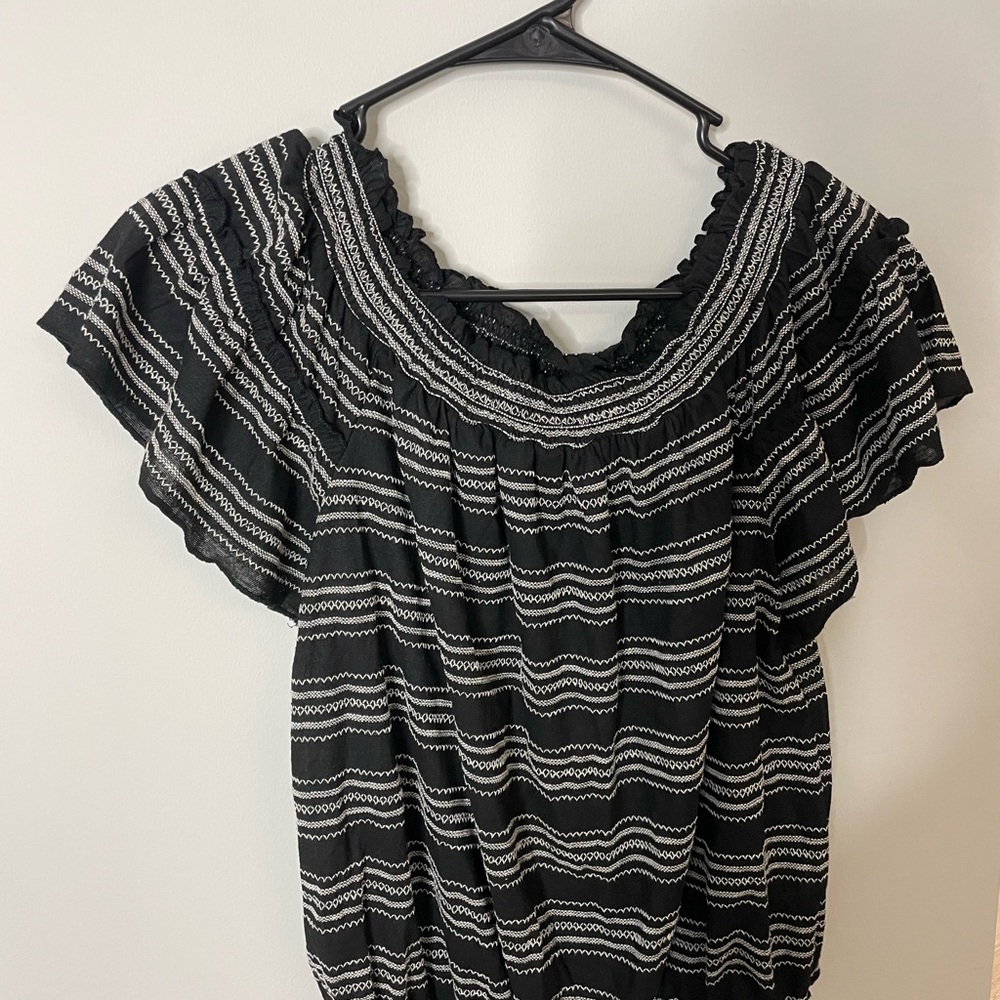 Max Studio Off Shoulder Smocked Blouse Top Peasant Small Excellent Condition